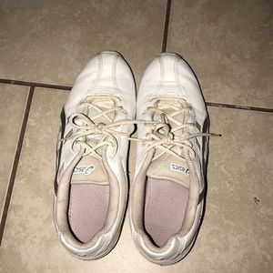 Cheer shoes, size 6